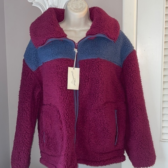 Universal‎ Thread NWT Fleece - Picture 1 of 3